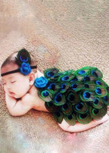 Load image into Gallery viewer, Baby knitted photoshoot costume - green