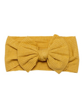 Load image into Gallery viewer, Baby bow headband tan
